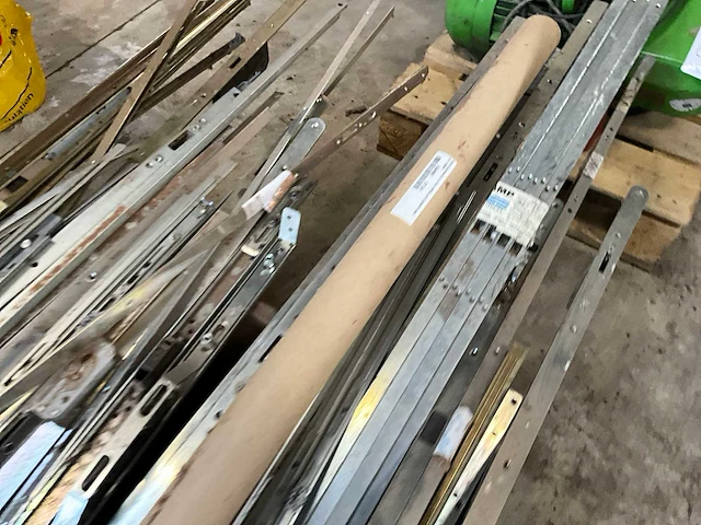 Partij hang- en sluitwerk - afbeelding 7 van  7