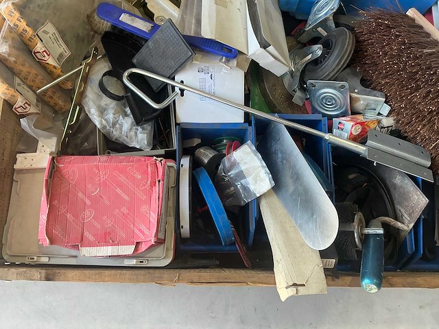 Partij hang en sluitwerk en divers - afbeelding 2 van  5