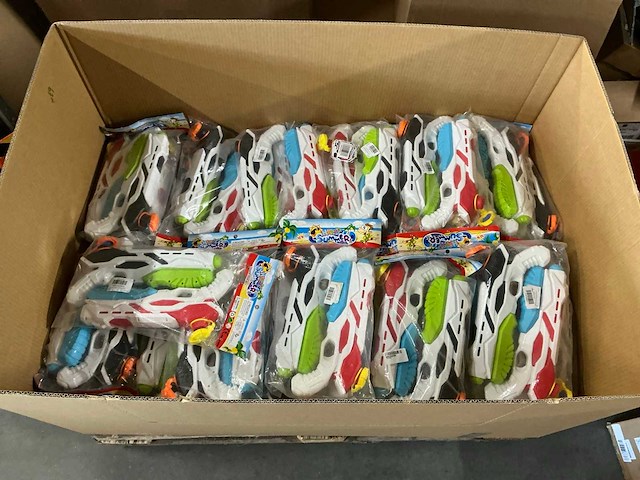 Partij happy summer waterpistolen 2-packs (67x) - afbeelding 1 van  5