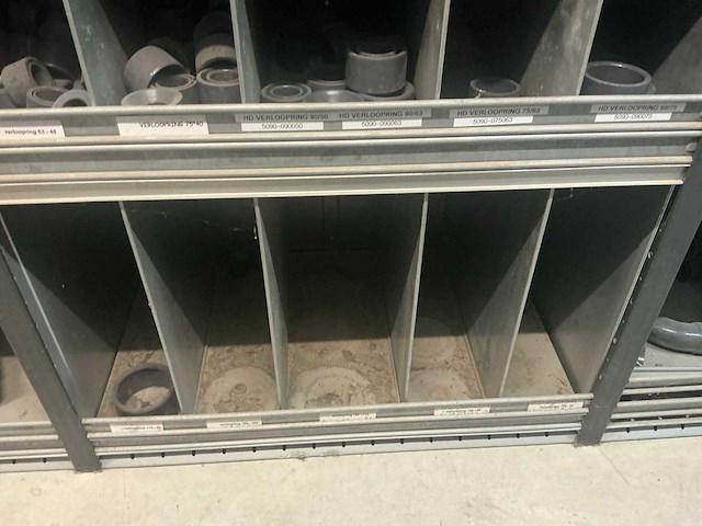 Partij hard pvc in 5 secties stelling - afbeelding 8 van  28