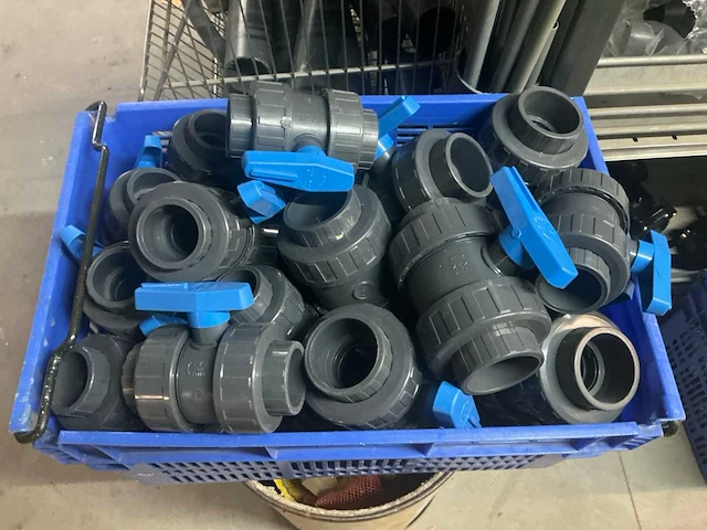 Partij hard pvc in 5 secties stelling - afbeelding 12 van  20
