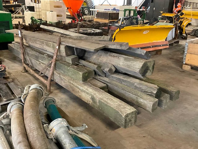 Partij hardhout - afbeelding 1 van  3