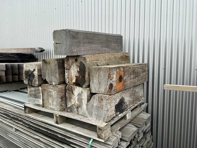 Partij hardhouten damwandplanken en palen - afbeelding 5 van  6