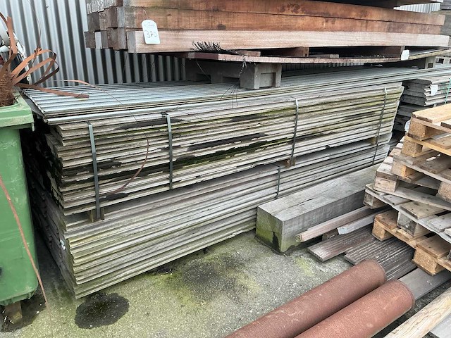 Partij hardhouten damwandplanken en palen - afbeelding 6 van  6
