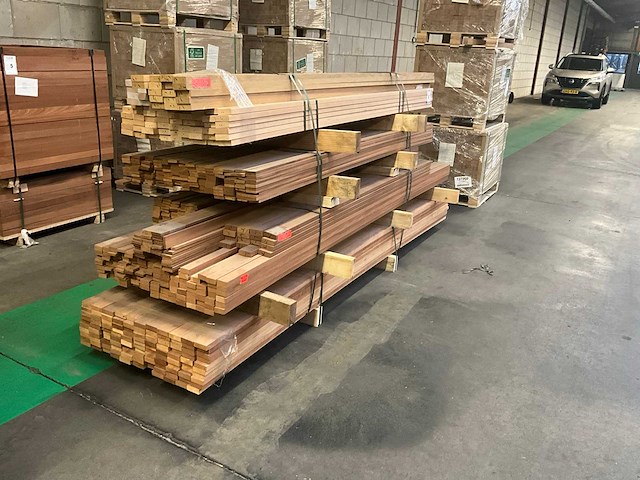 Partij hardhouten latten - afbeelding 3 van  7