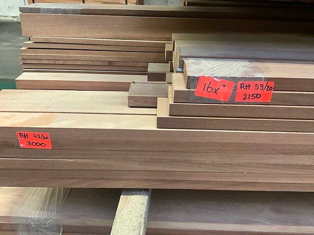 Partij hardhouten latten - afbeelding 7 van  7