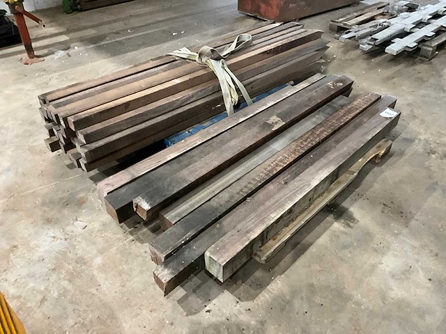 Partij hardhouten palen - afbeelding 2 van  3