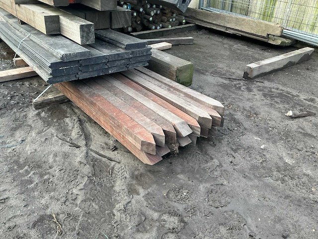 Partij hardhouten palen - afbeelding 2 van  12