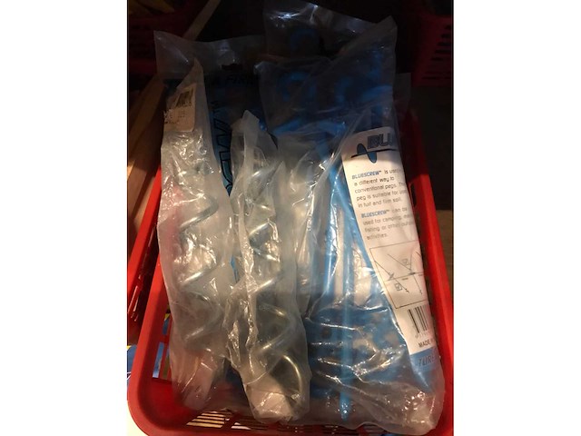 Partij haringen hout, kunststof en schroef - afbeelding 4 van  6