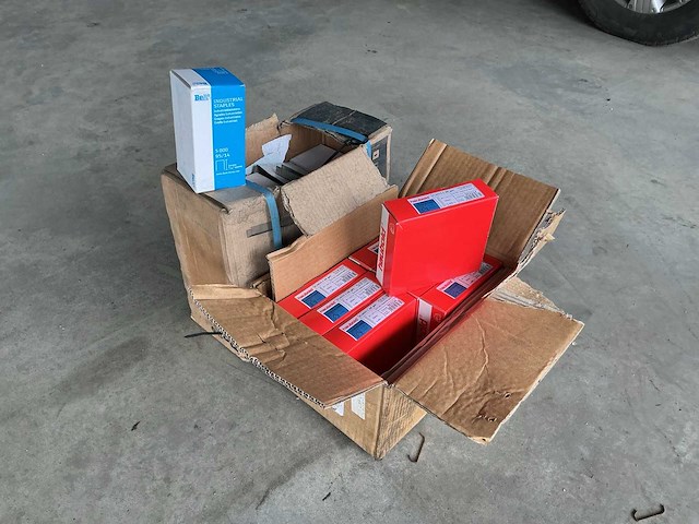 Partij haubold & bea nieten - afbeelding 1 van  3