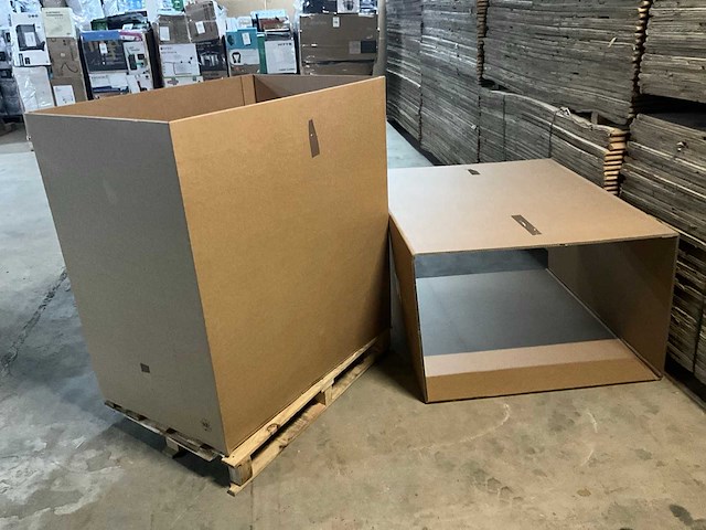 Partij heavy duty palletdozen (ca. 360x) - afbeelding 1 van  9