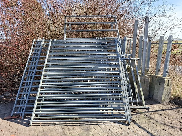 Partij hekwerk - afbeelding 1 van  19