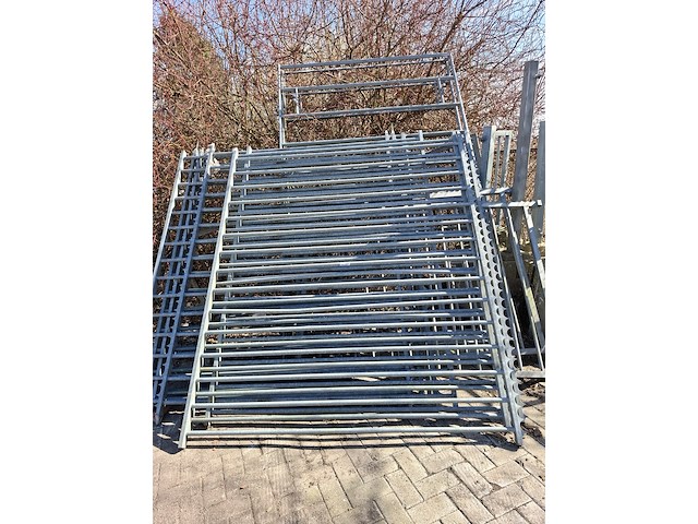 Partij hekwerk - afbeelding 13 van  19