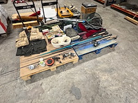 Partij hengels en hengelsport artikelen - afbeelding 1 van  11