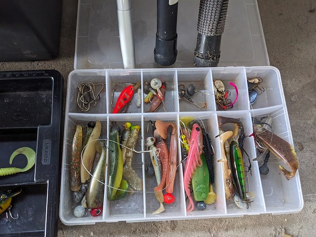 Partij hengelsportartikelen, (kunstaas en meer) - afbeelding 4 van  9