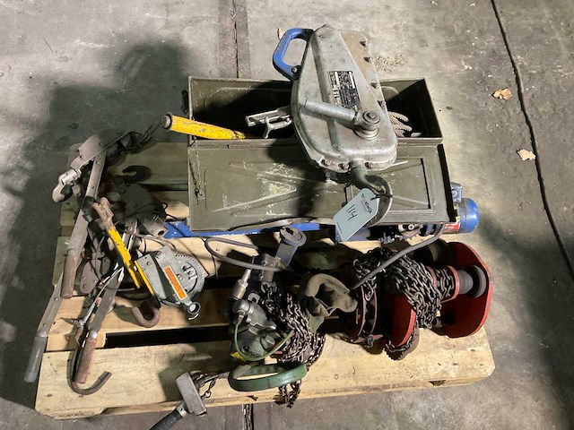 Partij hijs- en heftechniek - afbeelding 1 van  4