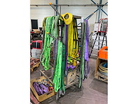 Partij hijsbanden met materiaalwagen - afbeelding 2 van  6