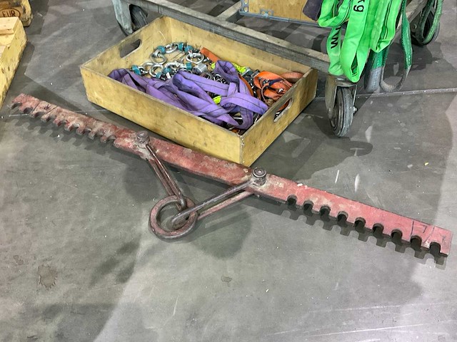 Partij hijsbanden met materiaalwagen - afbeelding 6 van  6