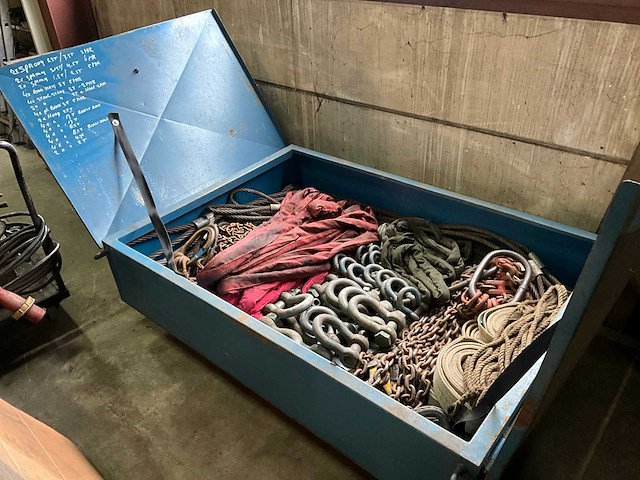 Partij hijsmateriaal - afbeelding 1 van  8