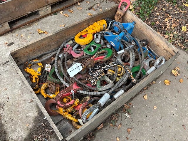 Partij hijsmateriaal - afbeelding 1 van  6