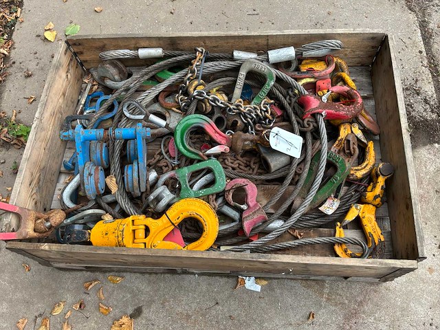 Partij hijsmateriaal - afbeelding 1 van  1