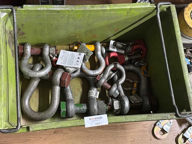 Partij hijsmaterialen - afbeelding 1 van  6
