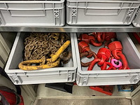 Partij hijsmiddelen in kast - afbeelding 2 van  19