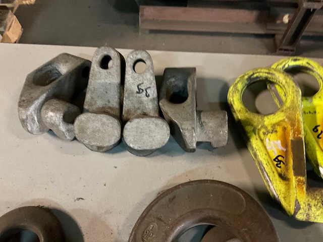 Partij hijsmiddelen - afbeelding 1 van  3