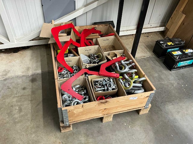 Partij hijsmiddelen - afbeelding 1 van  10