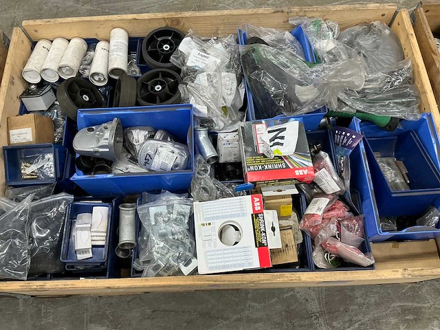 Partij hikoki, hitachi en diverse onderdelen - afbeelding 1 van  9