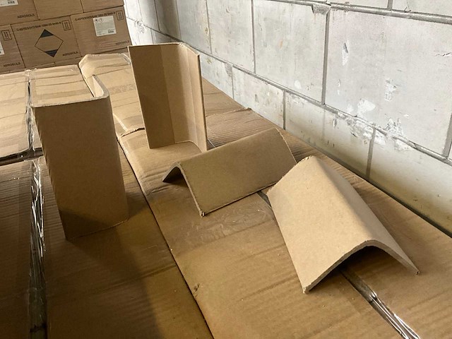 Partij hoekprofiel 80x80mm - afbeelding 1 van  5