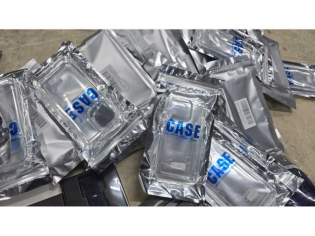 Partij hoesjes en smartwatch bandjes diverse modellen - afbeelding 6 van  10