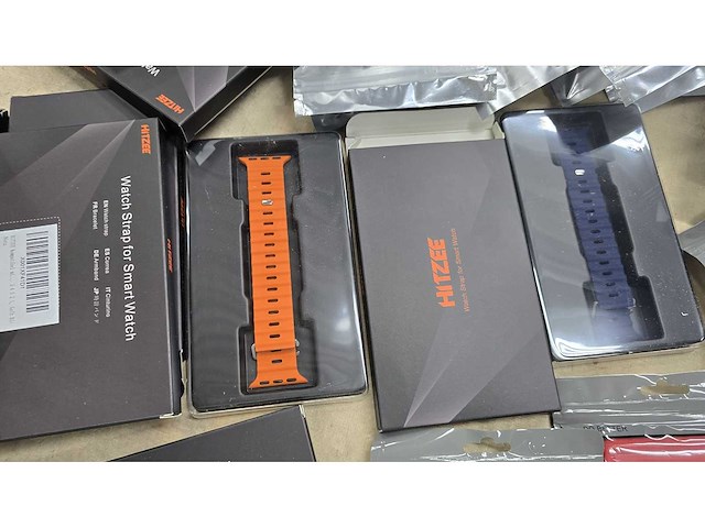 Partij hoesjes en smartwatch bandjes diverse modellen - afbeelding 7 van  10