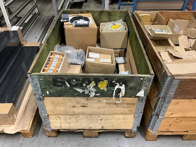 Partij hoogstroomklemmen, kabels en diversen - afbeelding 1 van  7