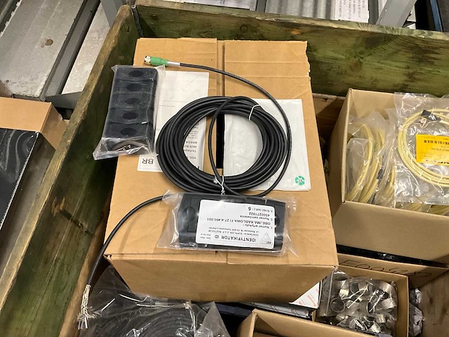 Partij hoogstroomklemmen, kabels en diversen - afbeelding 2 van  7