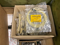 Partij hoogstroomklemmen, kabels en diversen - afbeelding 3 van  7