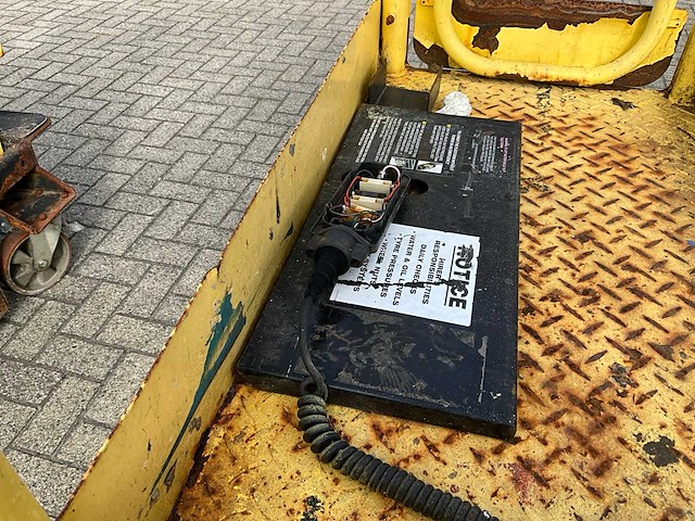 Partij hoogwerkers en palletwagens - afbeelding 21 van  30