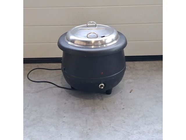 Partij horeca- en cateringmateriaal – kratten, borden en warmhoudketel - afbeelding 2 van  11