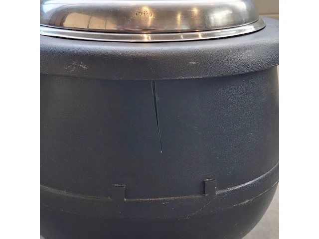 Partij horeca- en cateringmateriaal – kratten, borden en warmhoudketel - afbeelding 3 van  11