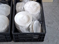 Partij horeca- en cateringmateriaal – kratten, borden en warmhoudketel - afbeelding 4 van  11