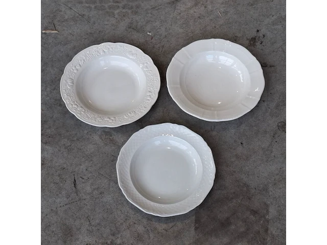 Partij horeca- en cateringmateriaal – kratten, borden en warmhoudketel - afbeelding 7 van  11