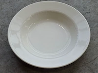 Partij horeca- en cateringmateriaal – kratten, borden en warmhoudketel - afbeelding 9 van  11