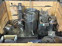 Partij horeca benodigdheden op 6 pallets - afbeelding 1 van  9