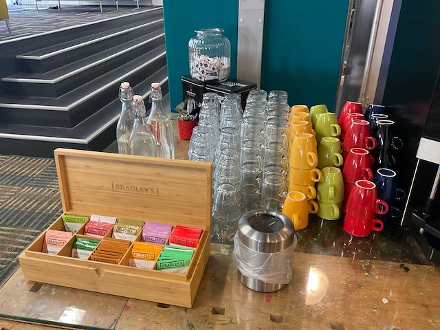 Partij horeca benodigdheden - afbeelding 1 van  3