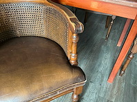 Partij horecameubilair bestaande uit 45 stoelen en 11 tafels - afbeelding 3 van  7