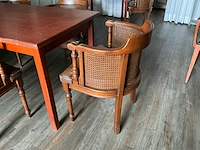 Partij horecameubilair bestaande uit 45 stoelen en 11 tafels - afbeelding 4 van  7