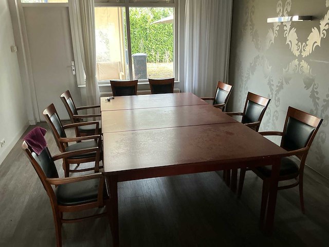 Partij horecameubilair bestaande uit 45 stoelen en 11 tafels - afbeelding 7 van  7