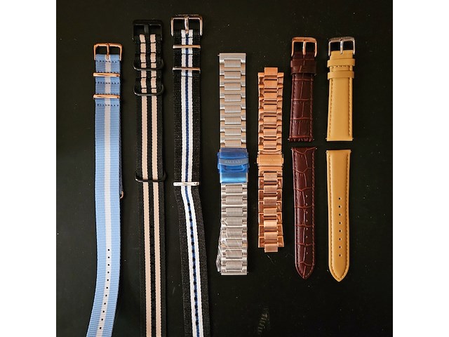 Partij horlogebandjes michael kors, spinnaker etc... - afbeelding 1 van  4