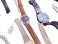 Partij horloges o.a. michael kors - huisruiming gemeente laren - afbeelding 2 van  5