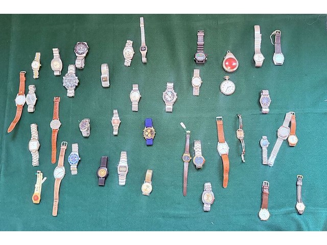 Partij horloges. o.a. vintage seiko chronograaf, tissot - afbeelding 1 van  4